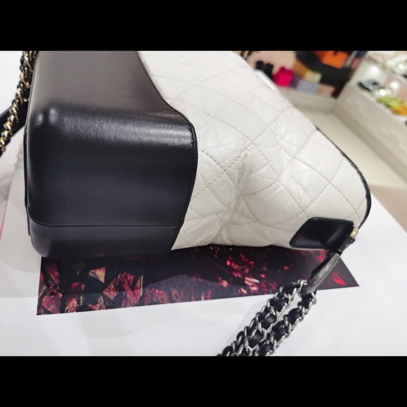 CHANEL Medium Gabrielle Hobo Black white - Picture 3 of 7